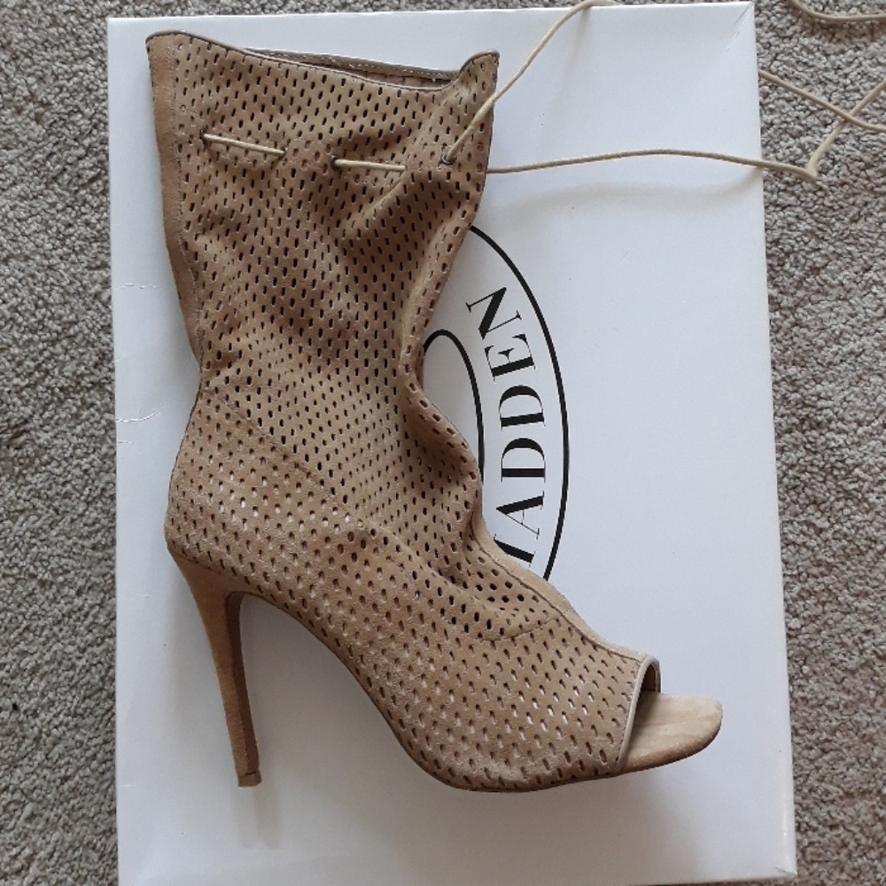 Steve Madden bootie
